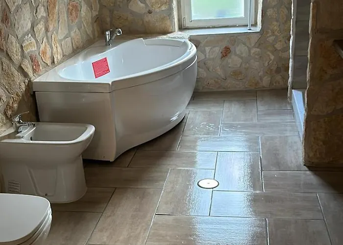 Konukevi La Grotta *